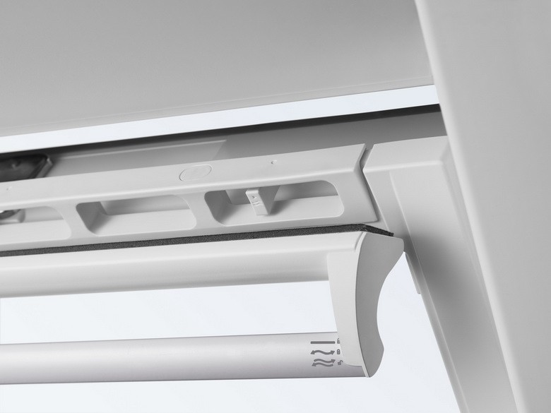 Окно мансардное Velux Premium GGU 0086 супертеплое (MK06) 780x1180 мм белое полиуретан
