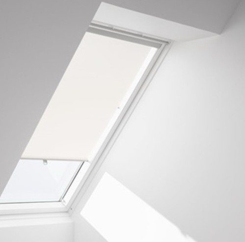 Штора рулонная Velux RHL 1028 белая (F06) 66х118 см на крючках