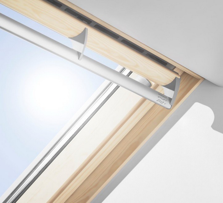 Окно мансардное Velux Premium GGL 3068 (SK06) 1140x1180 мм ручка сверху