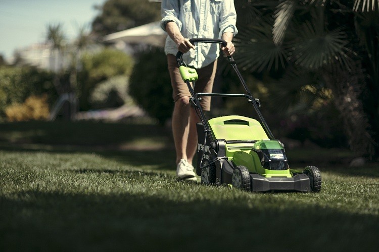 Газонокосилка аккумуляторная Greenworks G40LM40K4