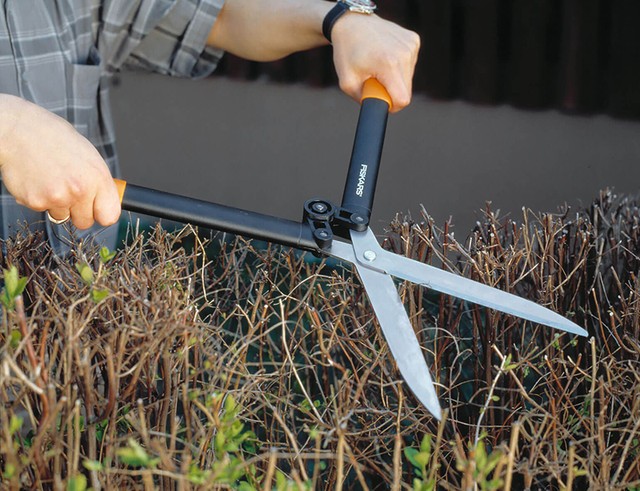 Ножницы для живой изгороди Fiskars PowerLever 114750