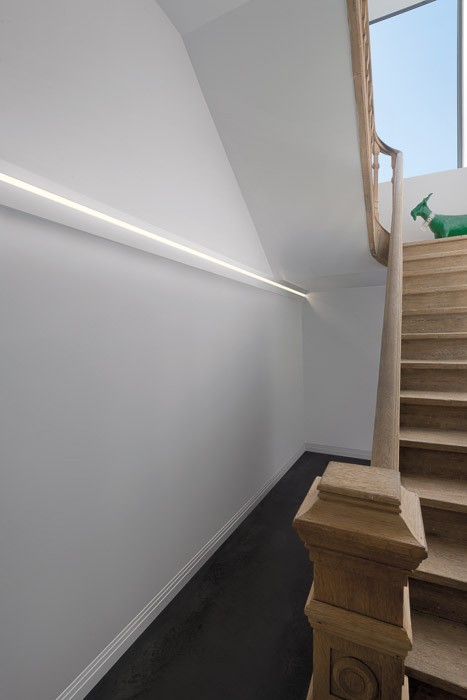 Профиль полиуретановый Orac Decor Luxxus C383 2000х50х140 мм для скрытого освещения 
