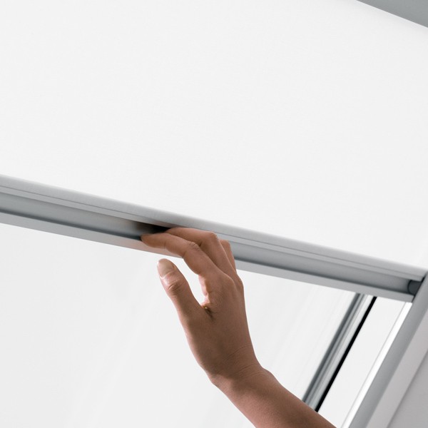 Штора рулонная Velux RFL 1028 белая (S08) 114х140 см на направляющих