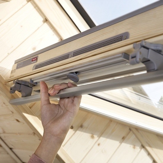 Окно мансардное Velux Optima Стандарт GZR 3050 (SR06) 1140х1180 мм ручка сверху