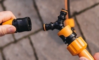 Коннектор для шланга Fiskars 1023670 3/4 дюйма