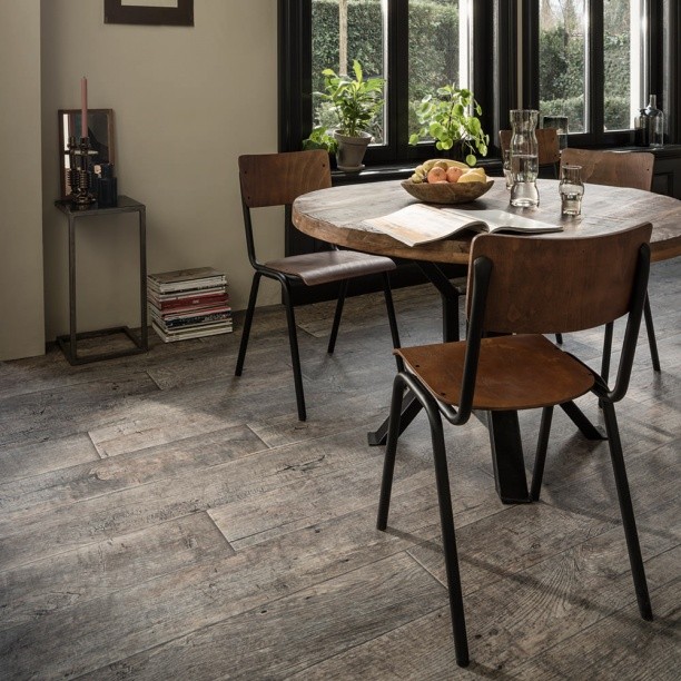 Линолеум бытовой IVC Woodlike Tristan W49 3х25 м