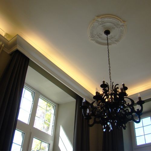 Карниз потолочный полиуретановый Orac Decor Luxxus C900 2000х146х171 мм