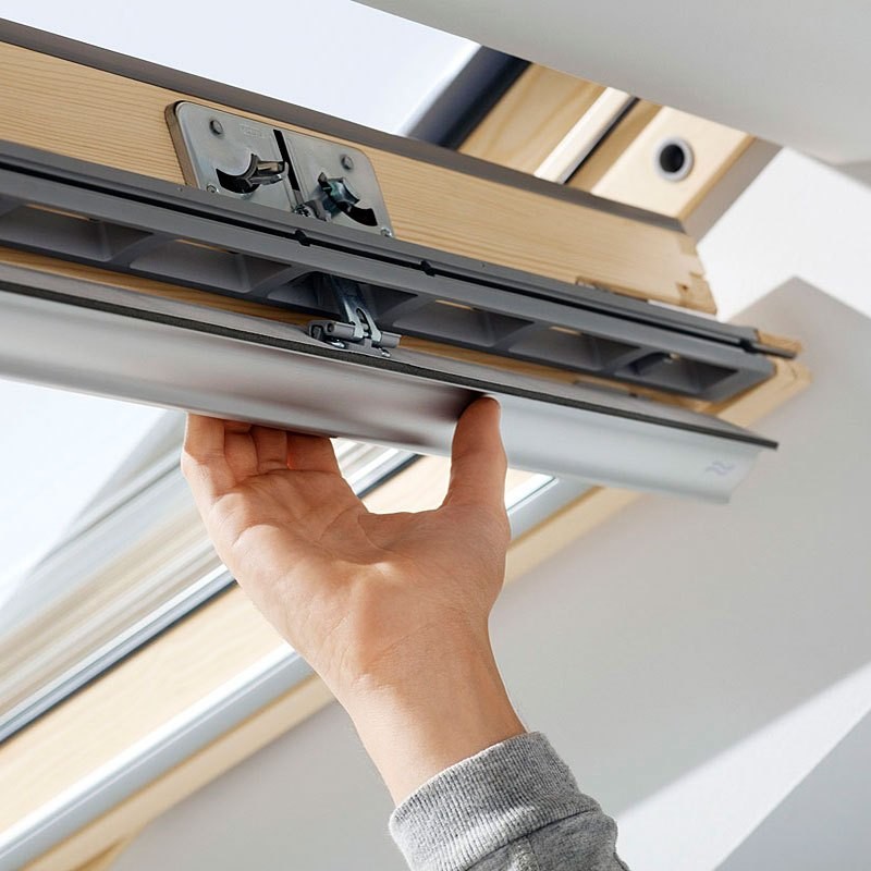 Окно мансардное Velux Premium GLL 1061 (PK06) 940x1180 мм ручка сверху