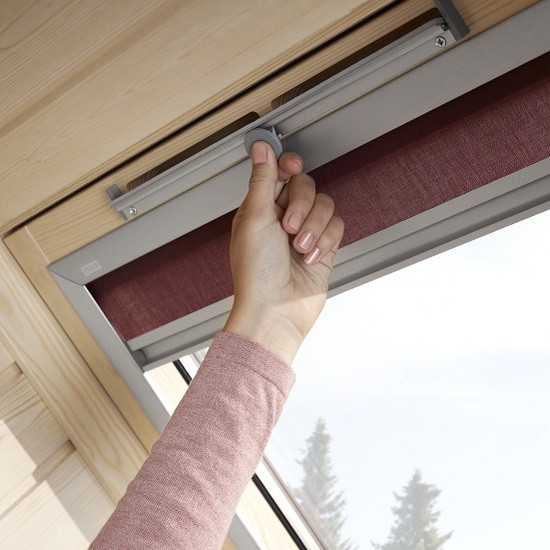 Окно мансардное Velux Optima Стандарт GZR 3050B (SR06) 1140х1180 мм ручка снизу