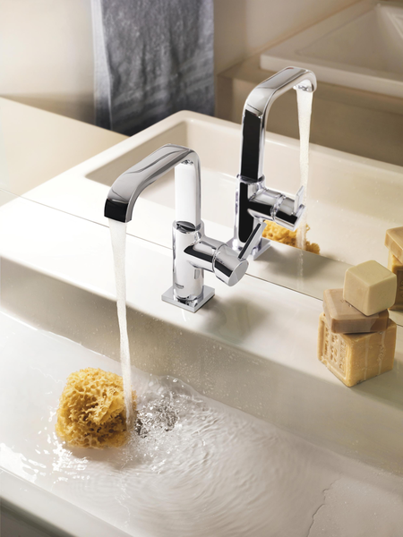 Смеситель для раковины Grohe 32757000 с донным клапаном