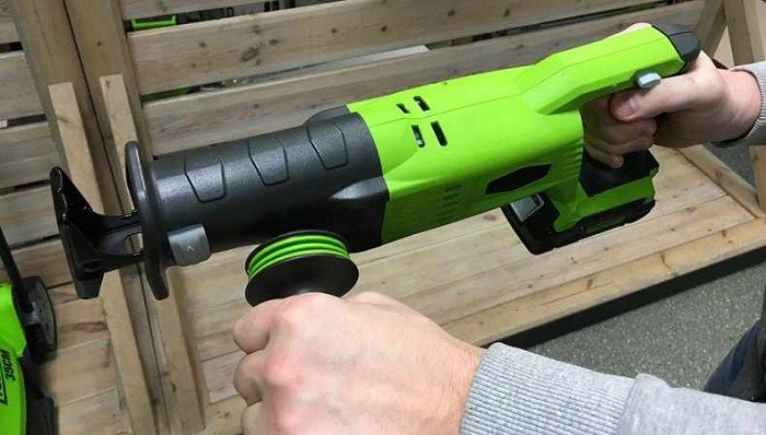 Пила сабельная аккумуляторная Greenworks G24RS без аккумулятора и зарядного устройства