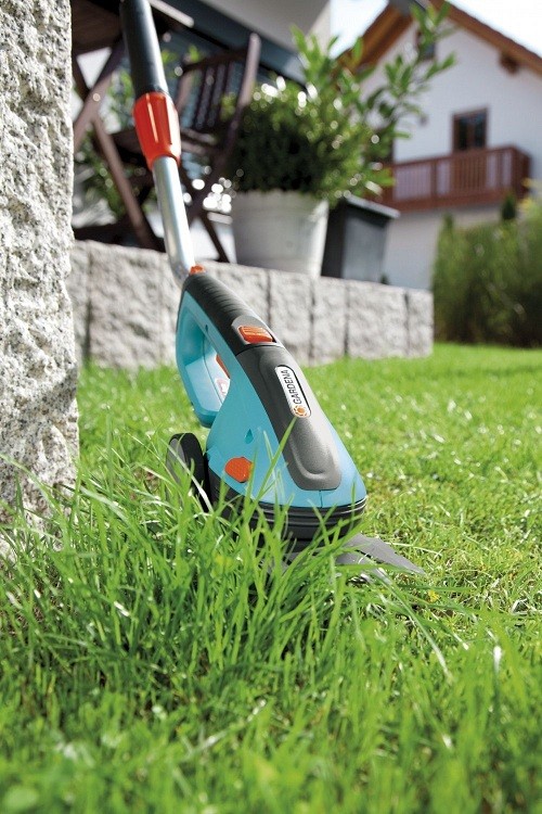 Ножницы аккумуляторные Gardena ClassicCut 08890 с телескопической рукояткой