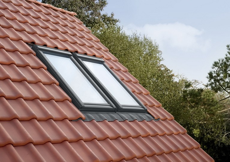 Окно мансардное Velux Premium GGL 3086 супертеплое (FK04) 660x980 мм ручка сверху