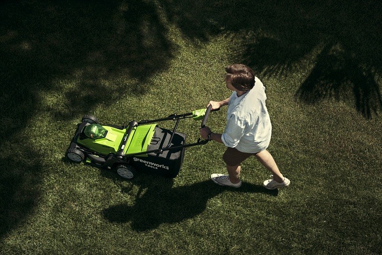 Газонокосилка аккумуляторная Greenworks G40LM40K4