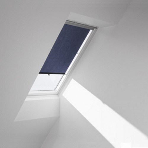 Штора рулонная Velux RHL 9050 темно-синяя (F06) 66х118 см на крючках
