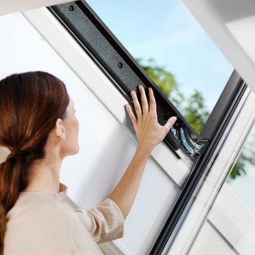 Окно мансардное Velux Premium GGU 0070 (SK06) 1140x1180 мм белое полиуретан