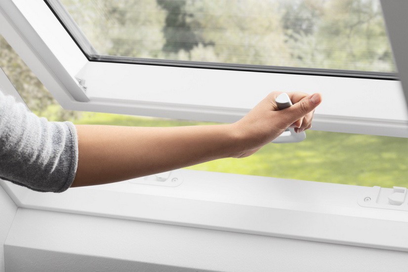 Окно мансардное Velux Premium GPU 0070 Панорама (SK06) 1140x1180 мм белое полиуретан