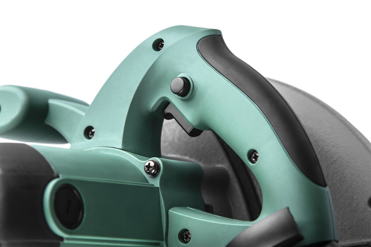 Пила циркулярная Hammer Flex CRP1800