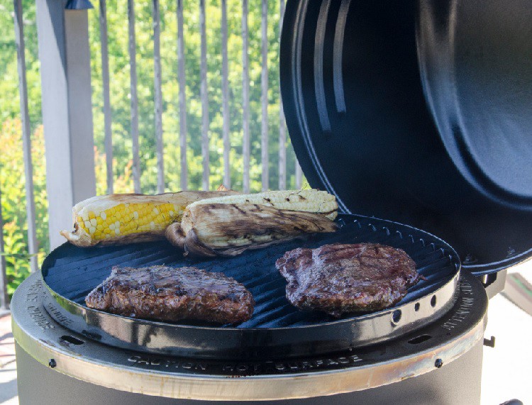 Гриль газовый Char-Broil The Big Easy черный