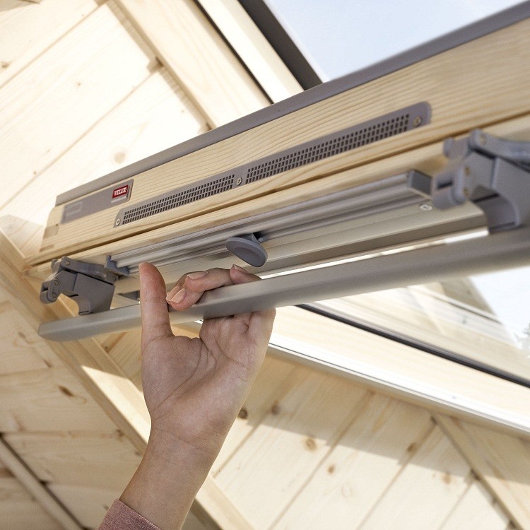 Окно мансардное Velux Optima Стандарт GZR 3061 (MR04) 780х980 мм ручка сверху
