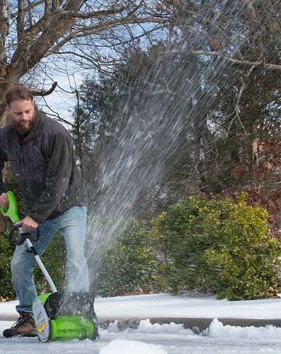 Снегоуборщик-лопата аккумуляторный Greenworks G-Max 40V