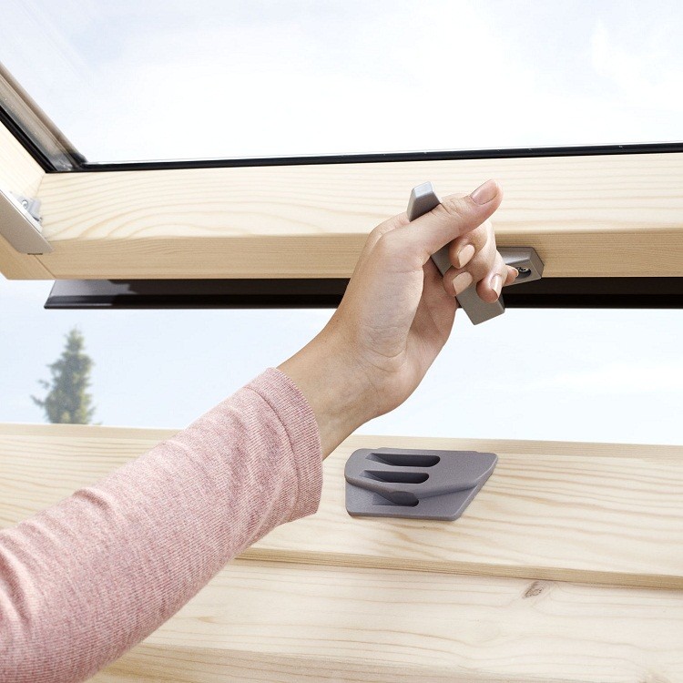 Окно мансардное Velux Optima Стандарт GZR 3061B (FR06) 660х1180 мм ручка снизу
