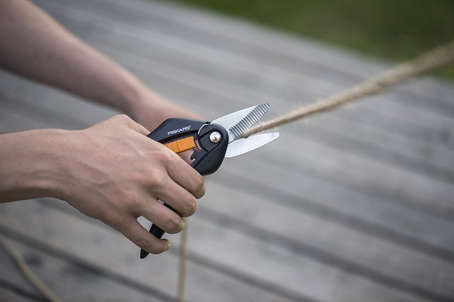 Ножницы Fiskars SingleStep 111280 универсальные