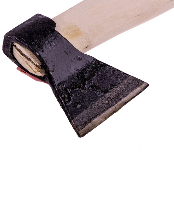 Топор кованый с деревянной ручкой 900 г